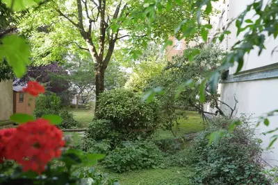 Image de Appt + terrasse sur jardin 4 personnes face métro et parc Luther king