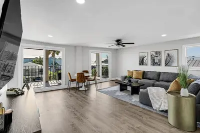Image de Fully Renovated 3 Bdrm Condo by Beach