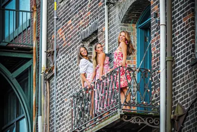 Image de 9 beauty bars, Photo booth, Karaoke-Girls Getaway steps away from River Street