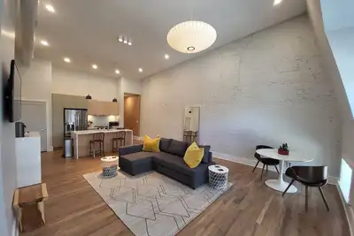 Image de Cincinnati penthouse 1 bed 1. 5 bath between Otr & Cbd