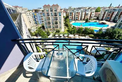 Image de Apartment with a beautiful view of the pool, in Rainbow 3.