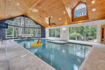 Image de Hidden Hills Estate - Indoor Pool, Privacy, Lux