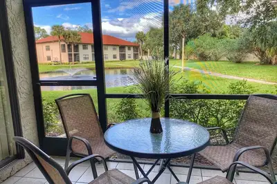 Image de Ed-Pool, Tennis, Pickle ball, near Beaches and Img, Shorewalk condo 2 Bedroom/2 Bath lake view