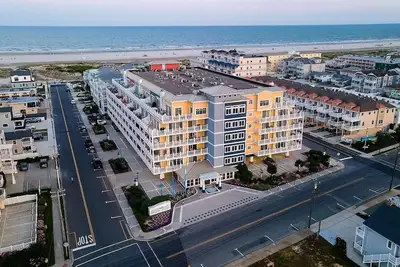 Image de Beach block, 3 bedroom condo, ocean view, pool, 2 parking spots and beach access