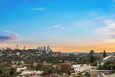 Image de Stylish Bondi Beach Apartment with Opera House and Harbour Bridge Views - New! ! !