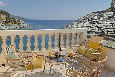 Image de Casa Di U Mare, appartement sur la plage de Grisgione, avec toit terrasse vue mer