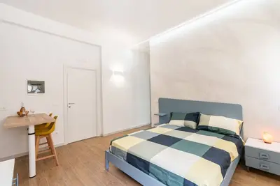 Image de The Roses of Alba - Grey Apartment