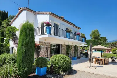 Image de Charmante Villa de 3 chambres à Vence avec Vue Montagne - Moderne, Ac, Piscine