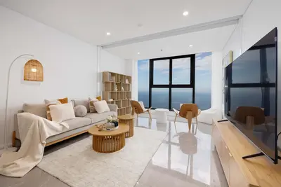 Image de Meriton Panoramic Sea view Highrise 2br