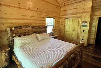 Image de Brand new Cozy 2-bedroom cabin in Murphy, Nc! !