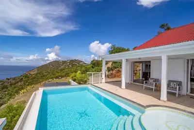 Image de Sunny Terrace Villa With Jacuzzi And Stunning View