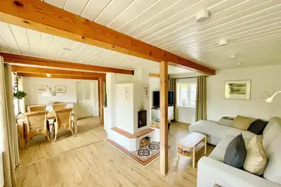 Image de Ferienwohnung Instenhuus. Garten-mitbenutzung auf 1000qm, 3 km vom Strand