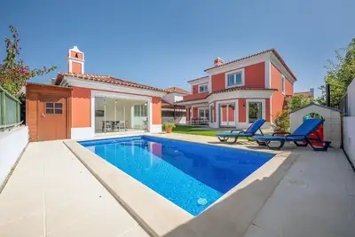 GuestReady - Oasis de soleil avec piscine