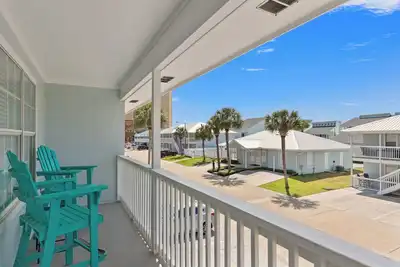 Image de Walk to Beach 1br + Bunks • Resort Pool • Pcb