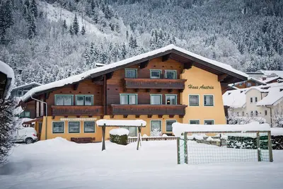 Image de Appartement de vacances avec vue sur les montagnes et la rivière