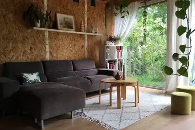 Image de Maison calme proche de la forêt et du bord de mer