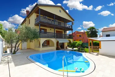 Image de Appartement de vacances avec piscine et barbecue