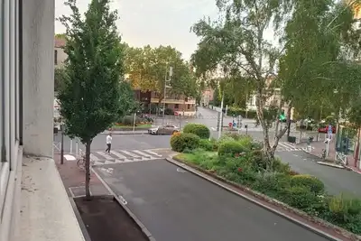 Image de Appartement calme et lumineux. Proche métros, bus, tram et toutes commodités.