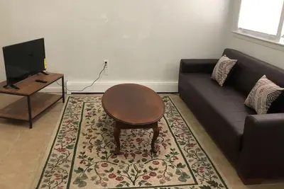 Image de Private 3 bedroom and 1 bathroom house with direct Nyc Manhattan train a 15 minute walk away