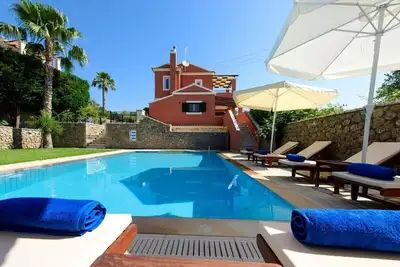 4-Bedroom Villa with Private Pool & Stunning View