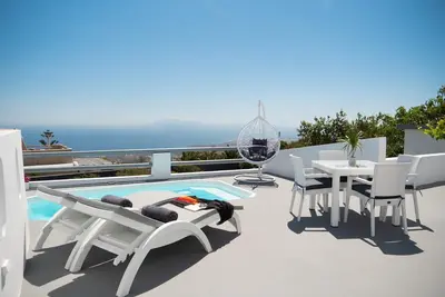 Image de Magnificent Santorini Suite | Euphoria Suite | 1 Bedroom | Furnished Terrace with Private Pool | Stunning Sea Views | Imerovigli