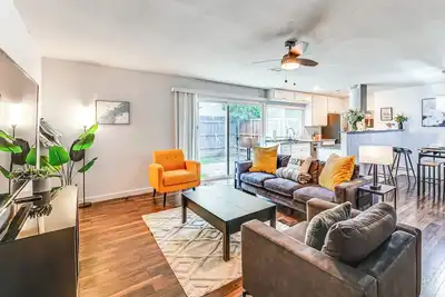 Image de Near Lewisville Lake: Home in The Colony w/ Yard!
