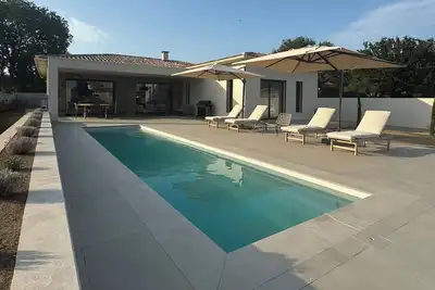 Image de Villa moderne avec piscine