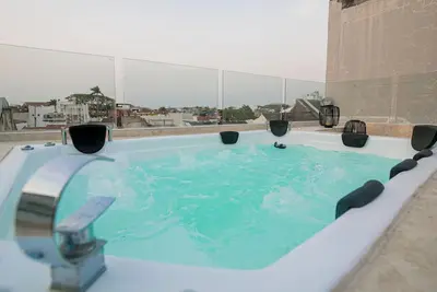 Image de Large home with 10 bedrooms with Rooftop Jacuzzi, Ac in Cartagena de Indias