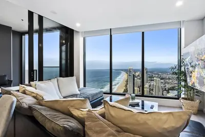 Image de Luxury 2 Bedroom Unit with Ocean Views - Q Stay\n(Meriton 7201 - 2n - Nb)