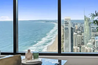 Image de Luxury Two Bedroom Unit with Ocean Views - Q Stay\n(Meriton 7201 - 3n - Nb)