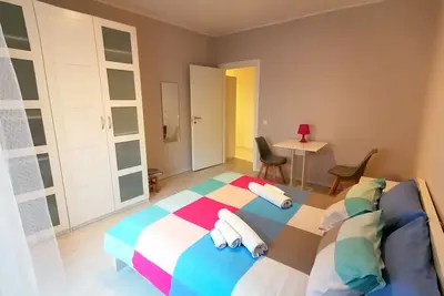 Image de 3-room apartment near downtown Frank's studio rooms