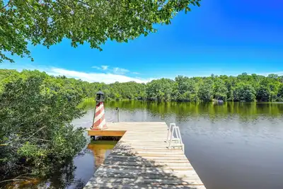 Image de Lakefront Lusby Home w/ Fire Pit: 3 Mi to Beach!