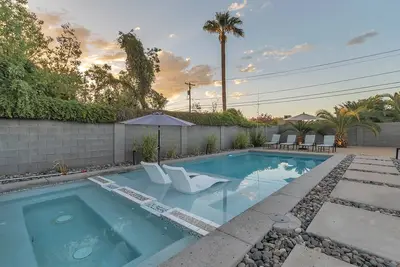 Image de Modern Escape Near Old Town | Pet Welcome | Private Pool Oasis