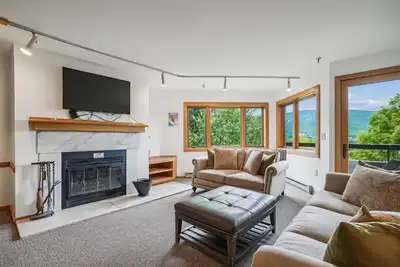 Image de Modest condo with access to pool and hot tub B10