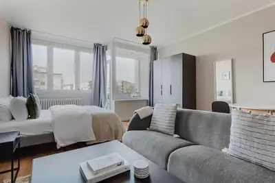 Image de Sunny Kreuzberg Studio, Furnished + Full Kitchen, by Blueground