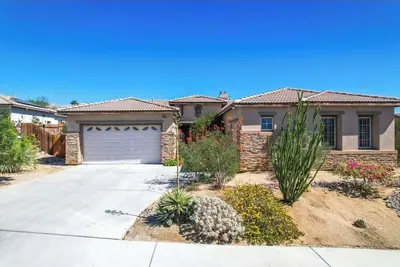 Image de Bright & beautiful house with a fabulous backyard in Desert Hot Springs