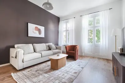 Image de Divine Neukölln 2br w/ Balcony & Washer, by Blueground