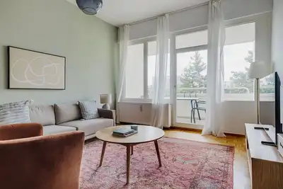 Image de Dreamy Mitte 1br w/ Elevator, Balcony & Washer, by Blueground