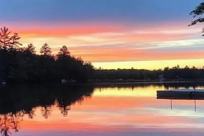 Image de Lakefront Cottage Huntsville Retreat