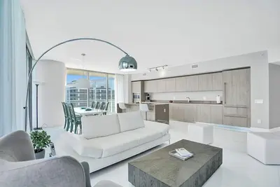 Image de Wall 2 wall Paradise Direct Ocean front Penthouse