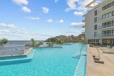 Image de Beachfront Suite in La Cruz: Zantamar 507