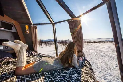 Image de Suite avec vue sur le lac pour 2 personnes Hôtel Peace & Quiet à Jokkmokk Suède