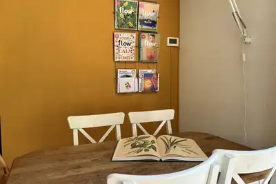Image de Cozy Tiny Lodge (48 m²) for 2-3 persons (2 adults and 1 child) with basic facilities, garden and terrace.