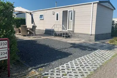 Image de Luxury 6-Person Chalet at Camping & Beach Resort Julianahoeve