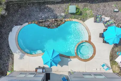 Image de Magnificent 6-Br w Pool & Spa 25 Mins Downtown Lt