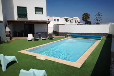 Villaantonia Private Huge Heated Pool and Super Fast Wifi