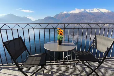 \"OnTheLake\" Apartment directly on Lake Como