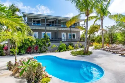 Image de Migrate Beach Chalets #2, sleeps 7. N Palmetto Point. WiFi. Ac. Pools. Paradise!