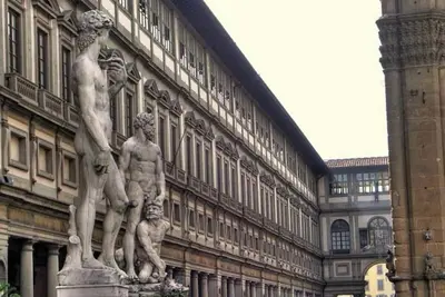 Image de A unique apartment in the historic center next to Palazzo Vecchio