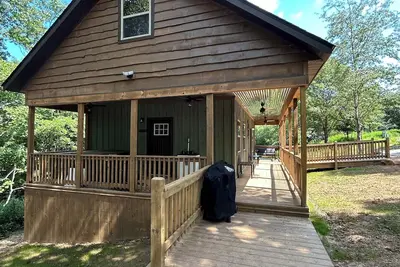 Image de Buffalo Mist Cabin w/ Hot tub, Fire pit, sleeps 6